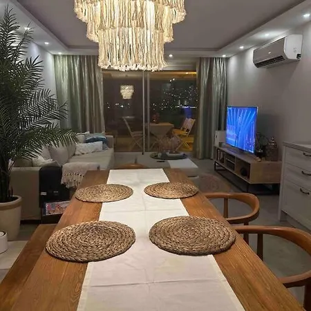 Haus Mit Eigenem Strand Hotel *